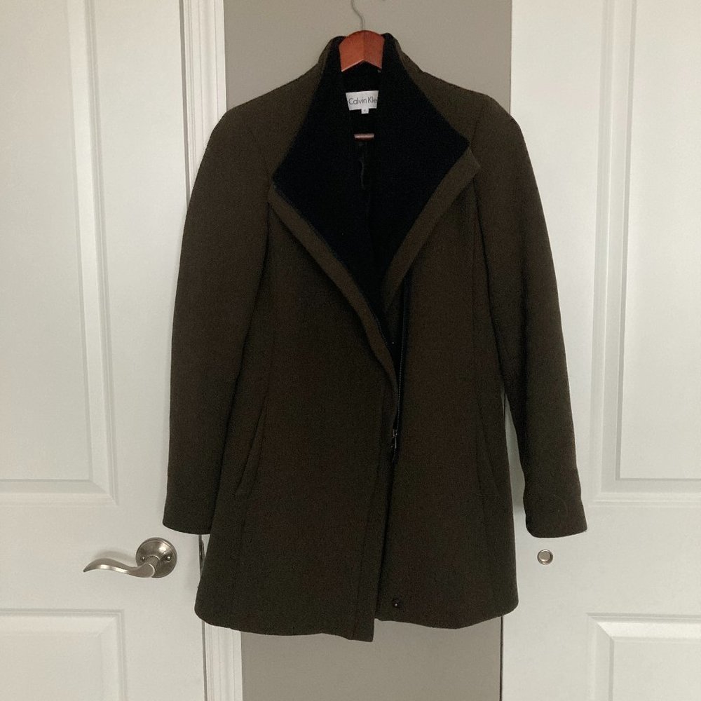 💲SOLD💲 Calvin Klein Winter Peacoat in Olive and Black, size 2